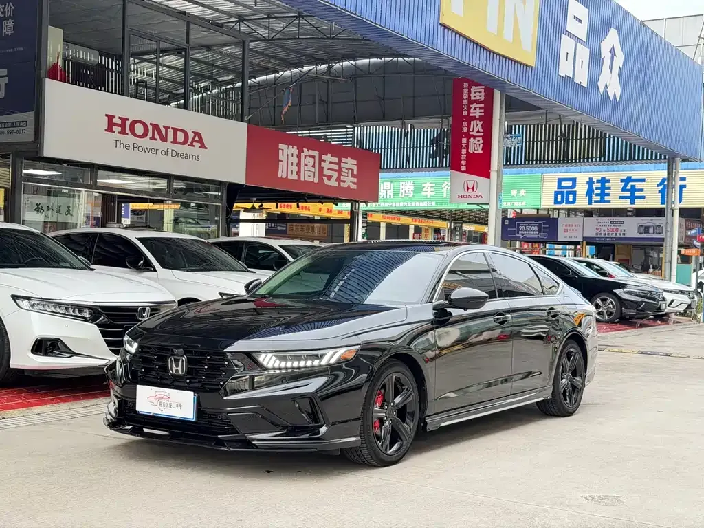 Honda Accord — фото 1