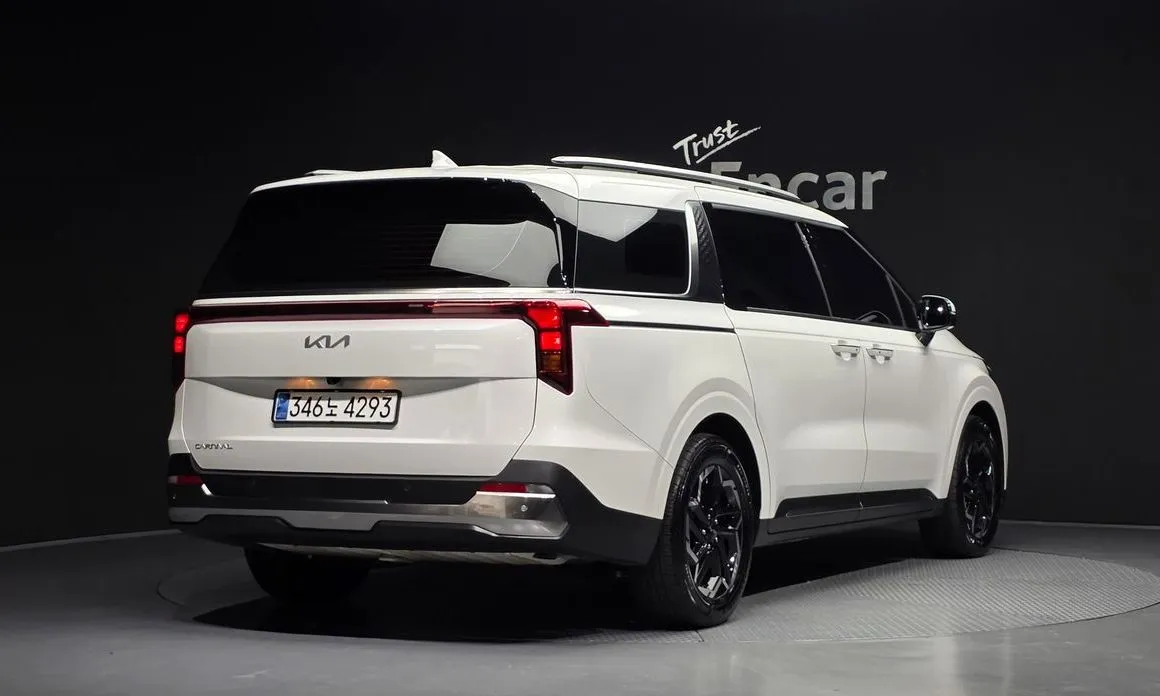 Kia Carnival — фото 4