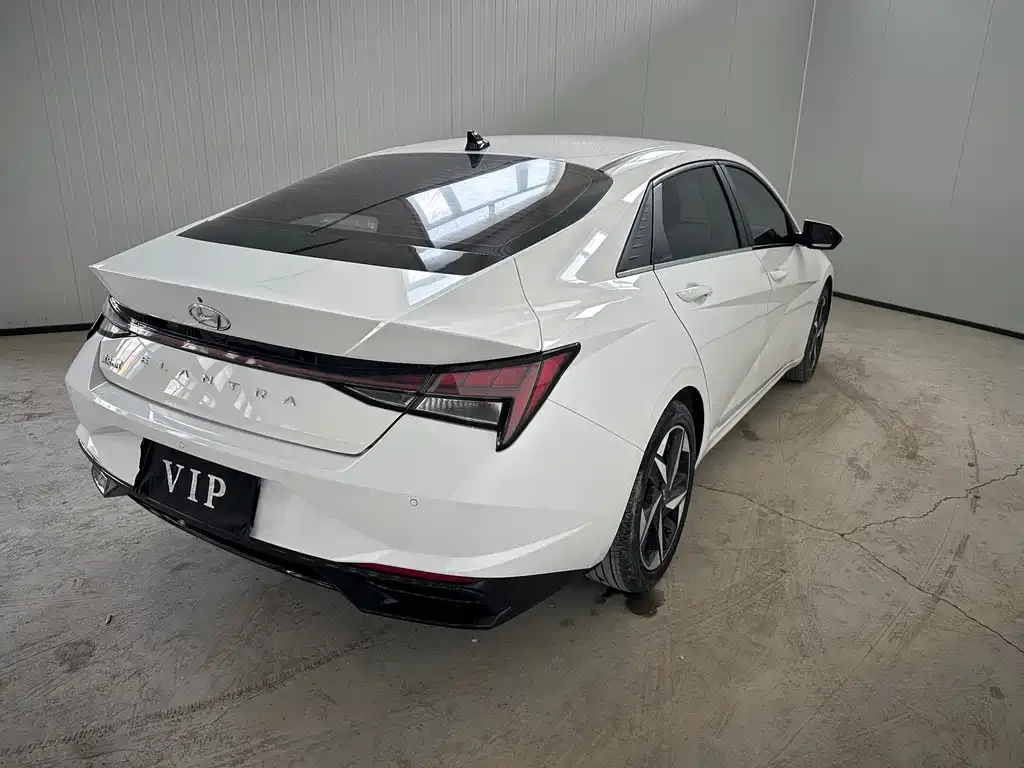 Hyundai Elantra — фото 4