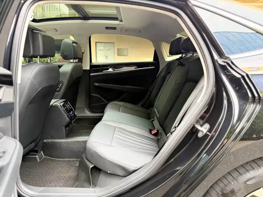 Volkswagen Passat — фото 7