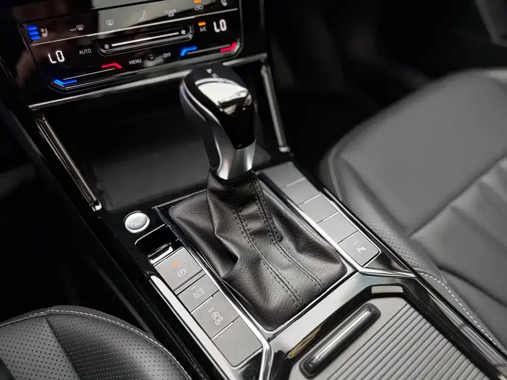 Volkswagen Passat — фото 10