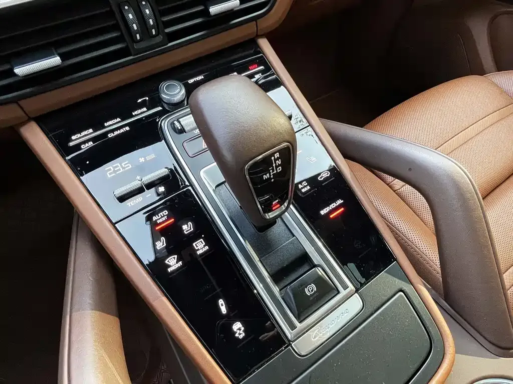 Porsche Cayenne Hybrid — фото 8
