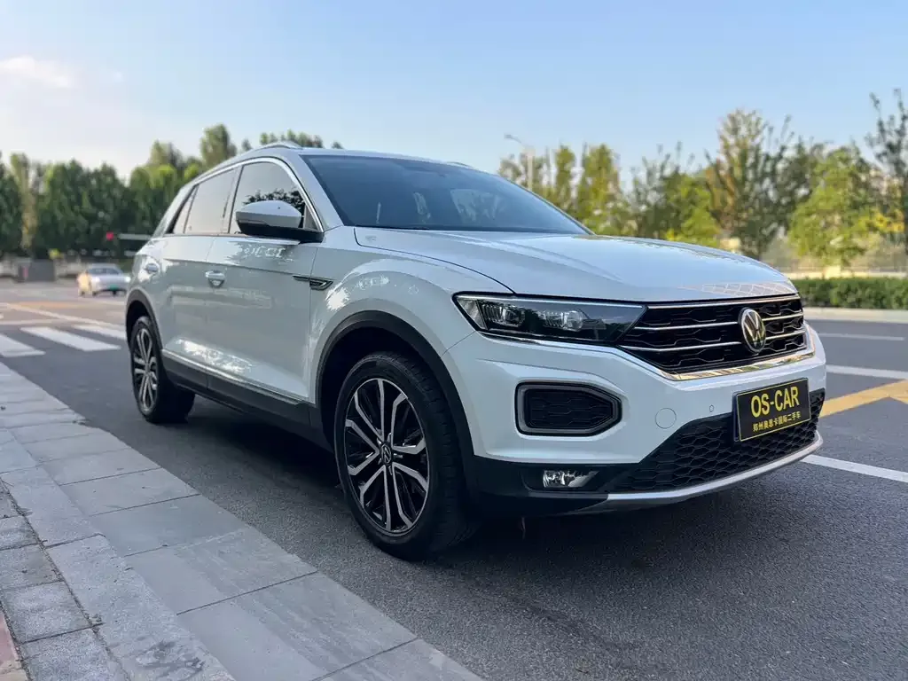 Volkswagen T-Roc — фото 8