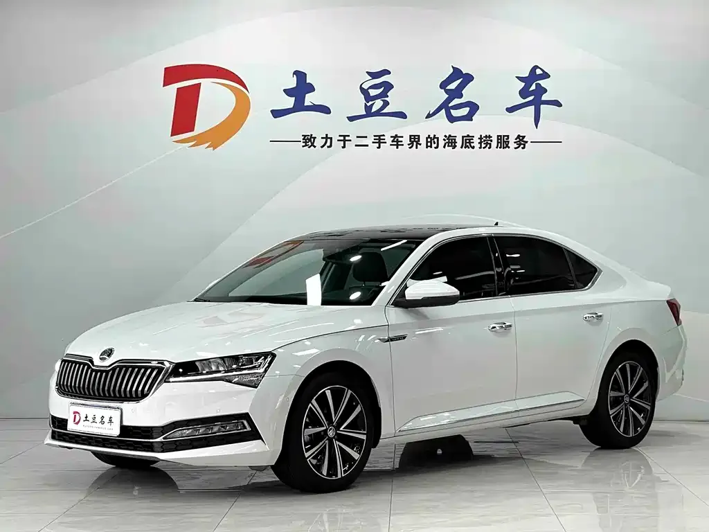 Skoda Superb — фото 1
