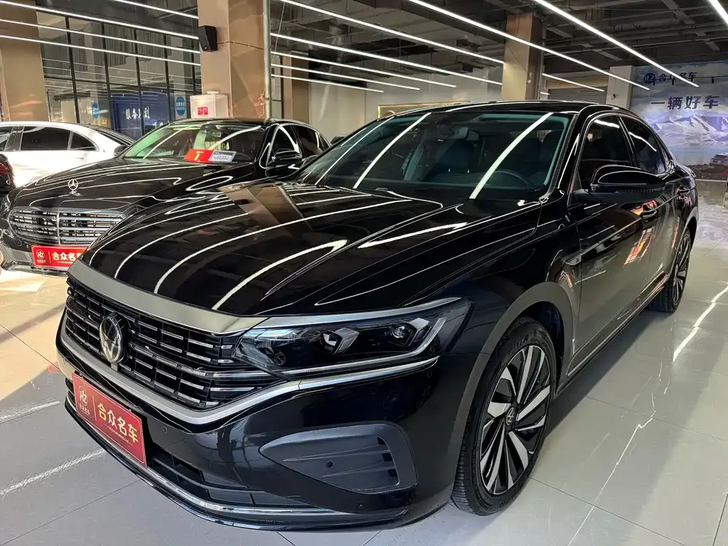 Volkswagen Passat — фото 1