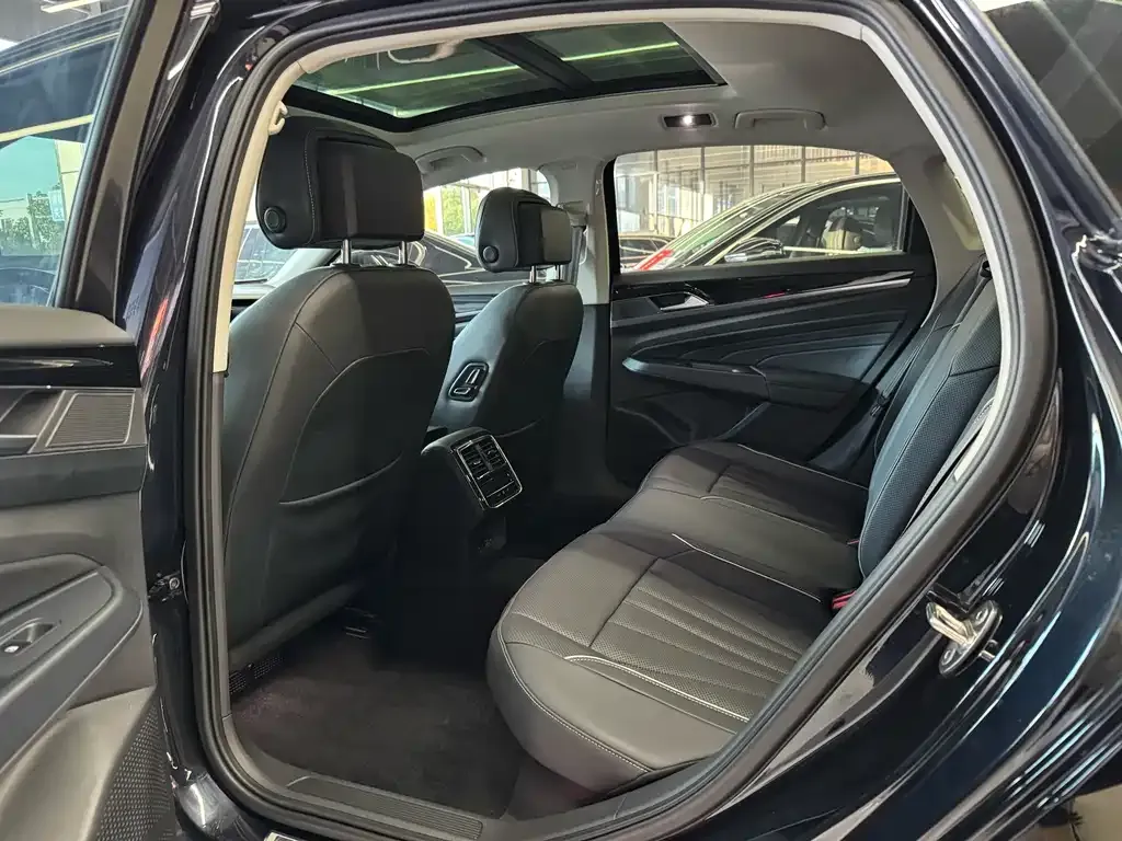 Volkswagen Passat — фото 7