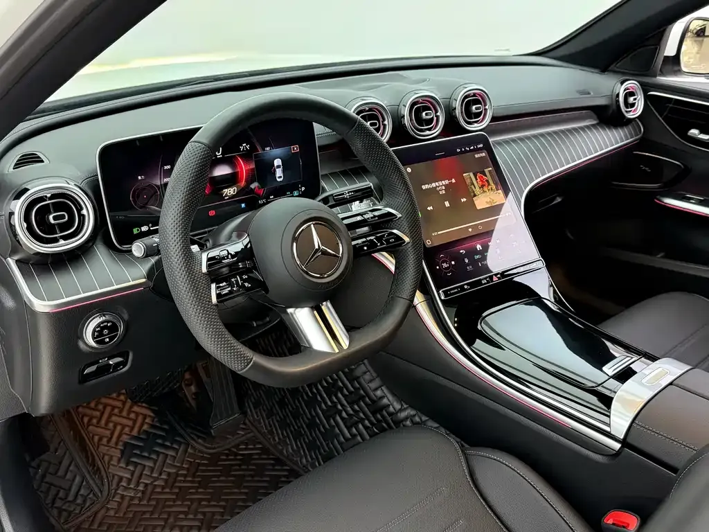 Mercedes-Benz C-Class — фото 10