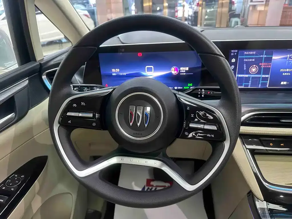 Buick GL8 Hybrid — фото 2