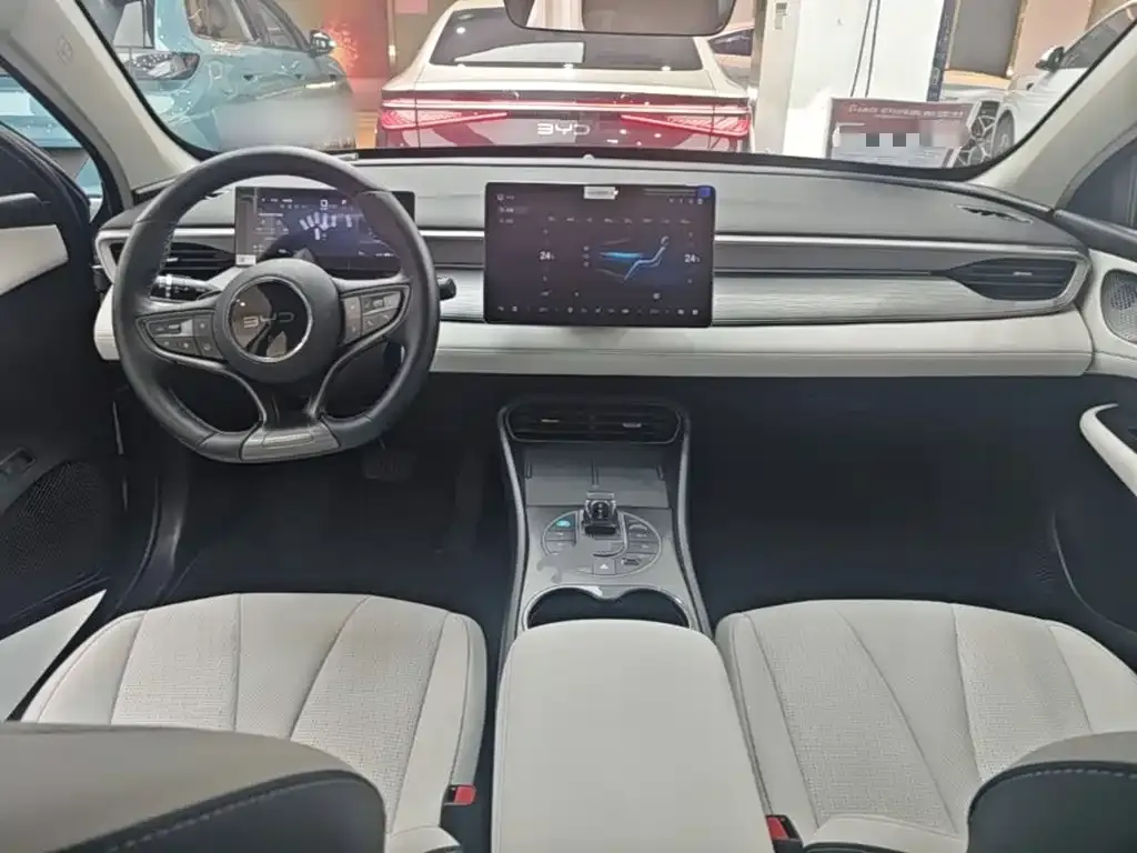 BYD Seal 05 DM-i — фото 10
