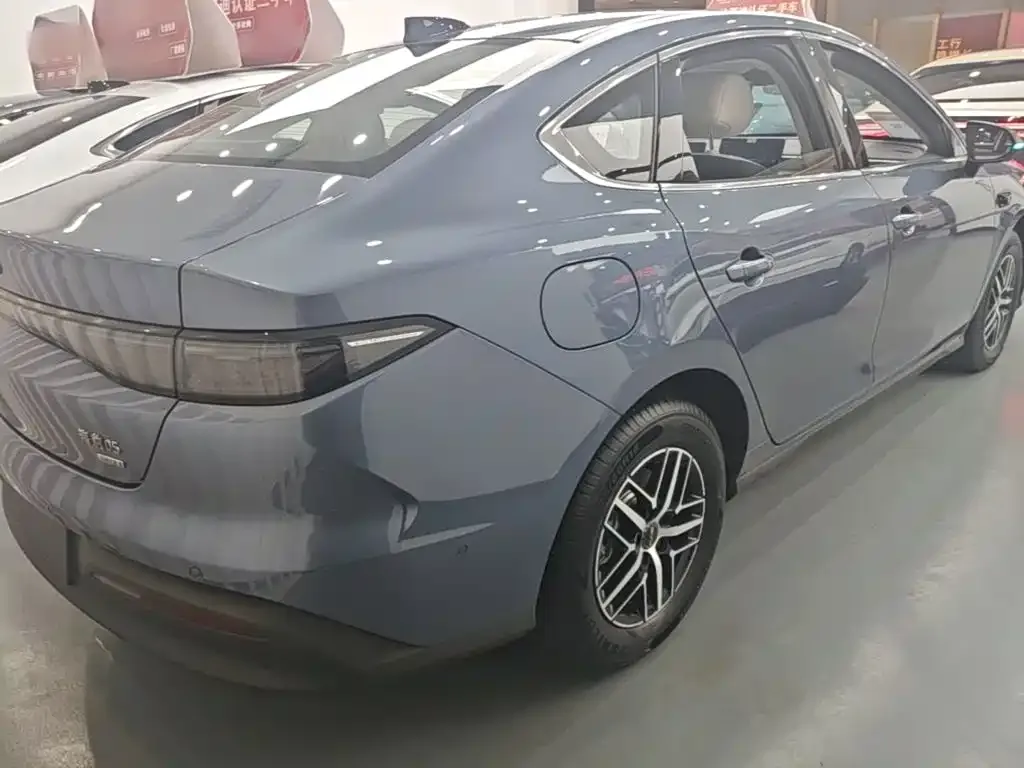 BYD Seal 05 DM-i — фото 9