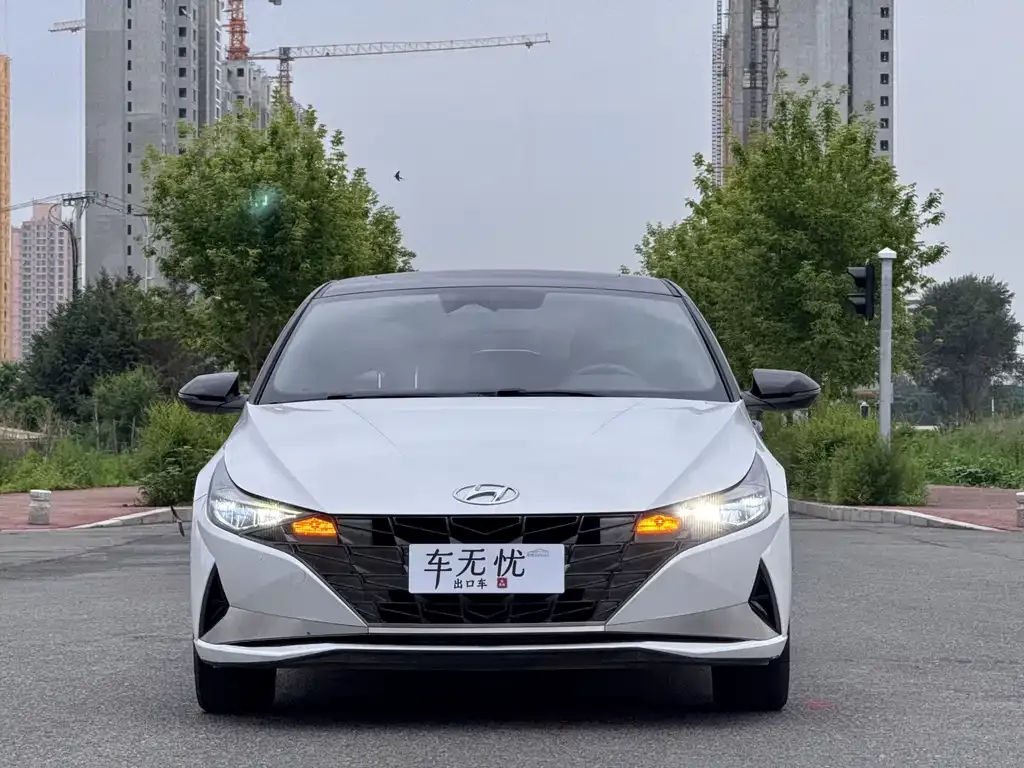 Hyundai Elantra — фото 7