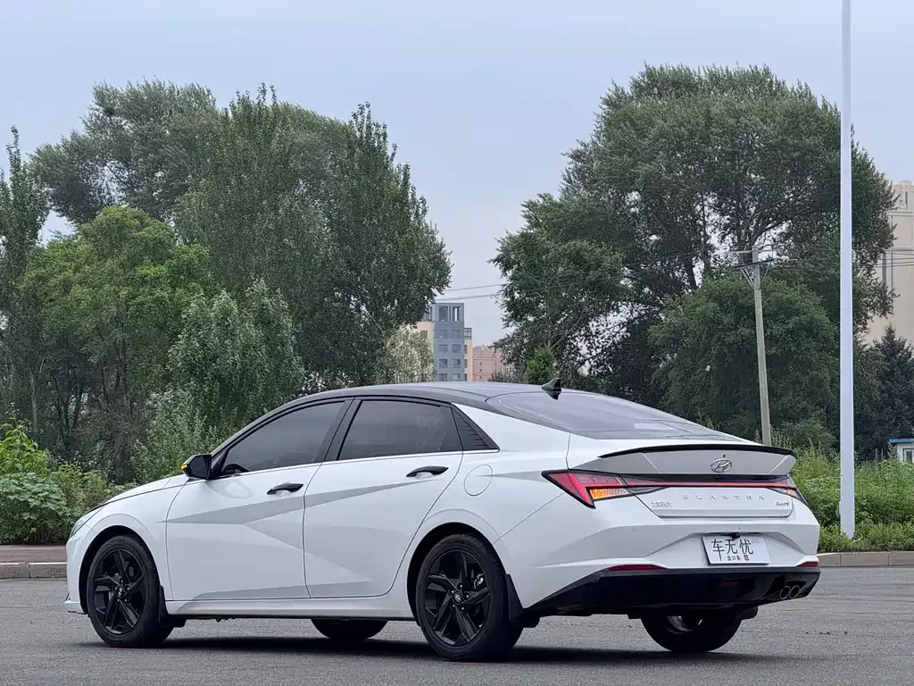 Hyundai Elantra — фото 9