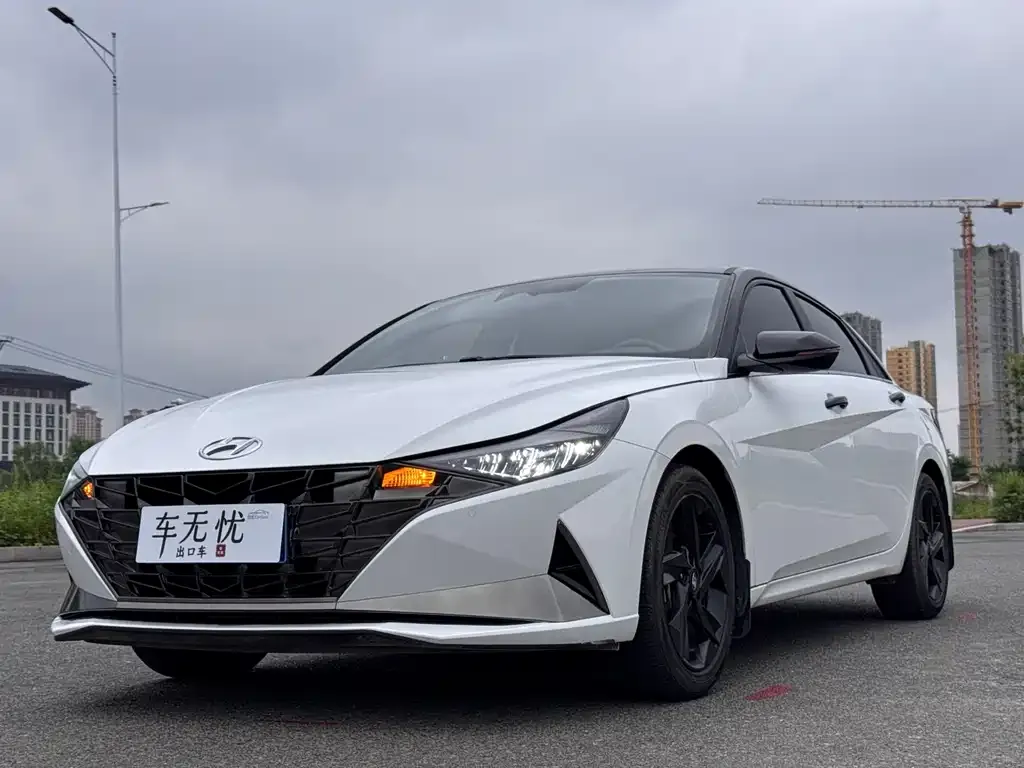 Hyundai Elantra — фото 8