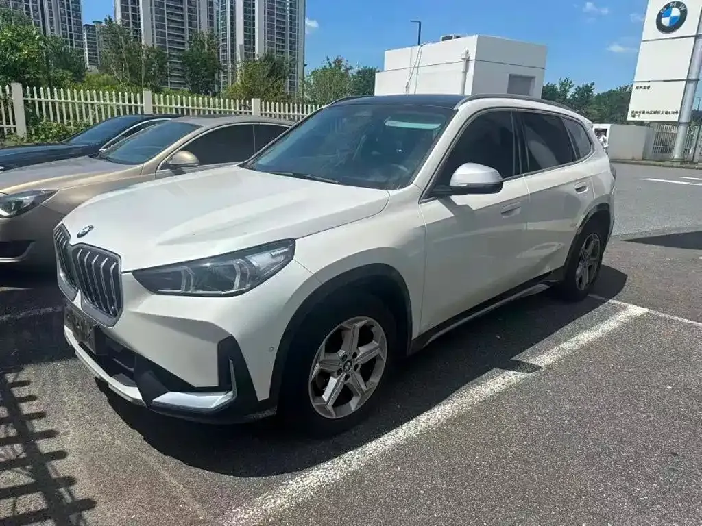 BMW X1 — фото 1