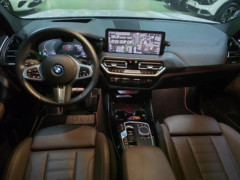BMW iX3 — фото 10
