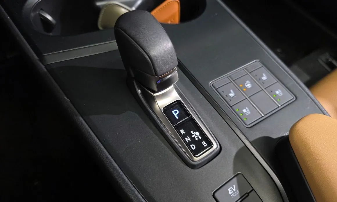 Lexus UX 2025 из KR, фото 10