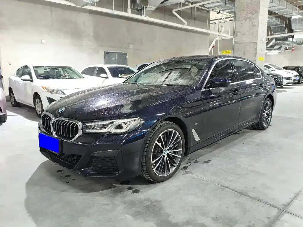 BMW 5 Series — фото 1