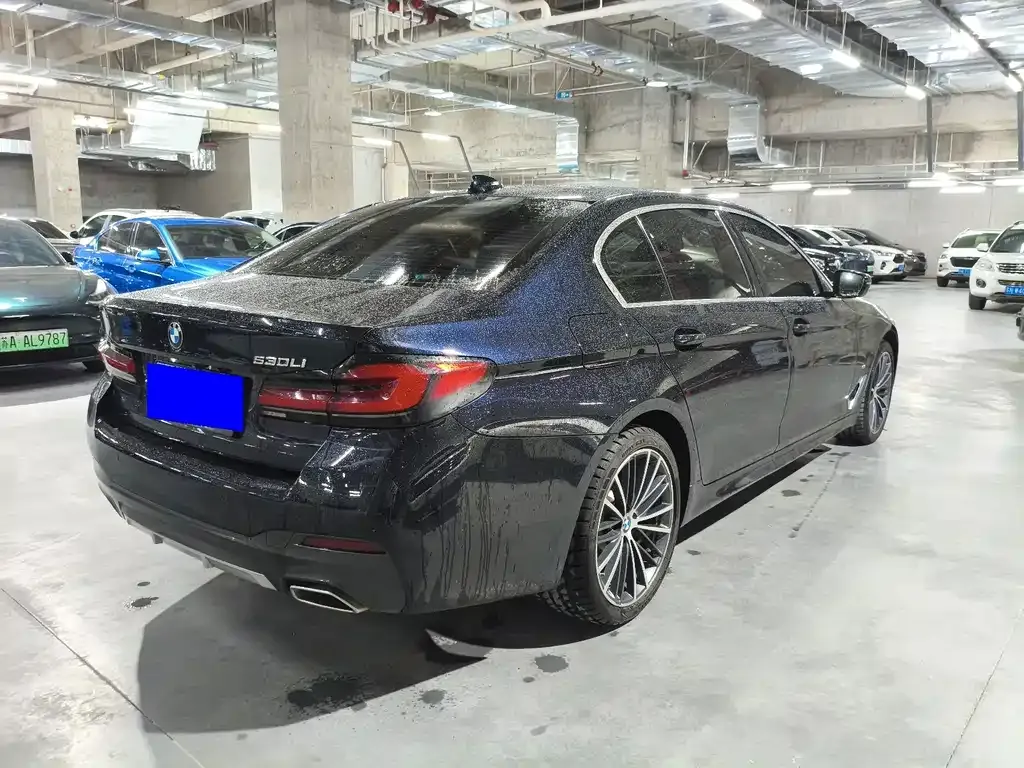 BMW 5 Series — фото 5