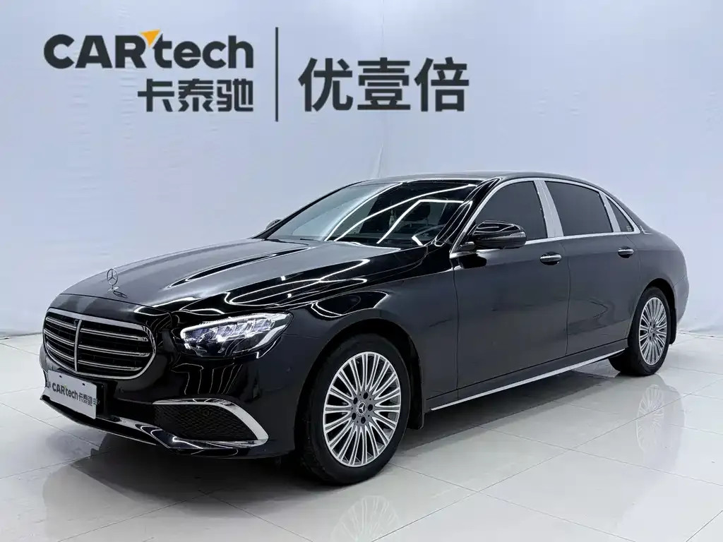 Mercedes-Benz E-Class — фото 1