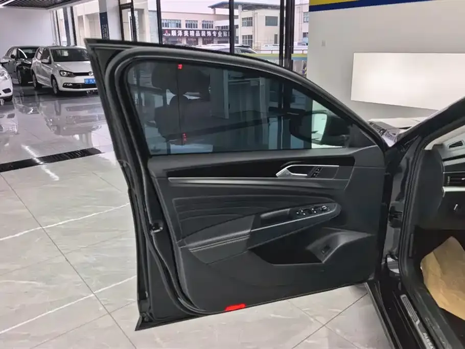 Volkswagen Passat — фото 5