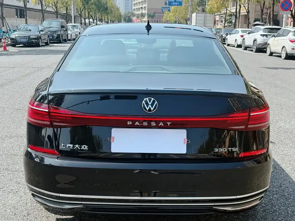Volkswagen Passat — фото 7