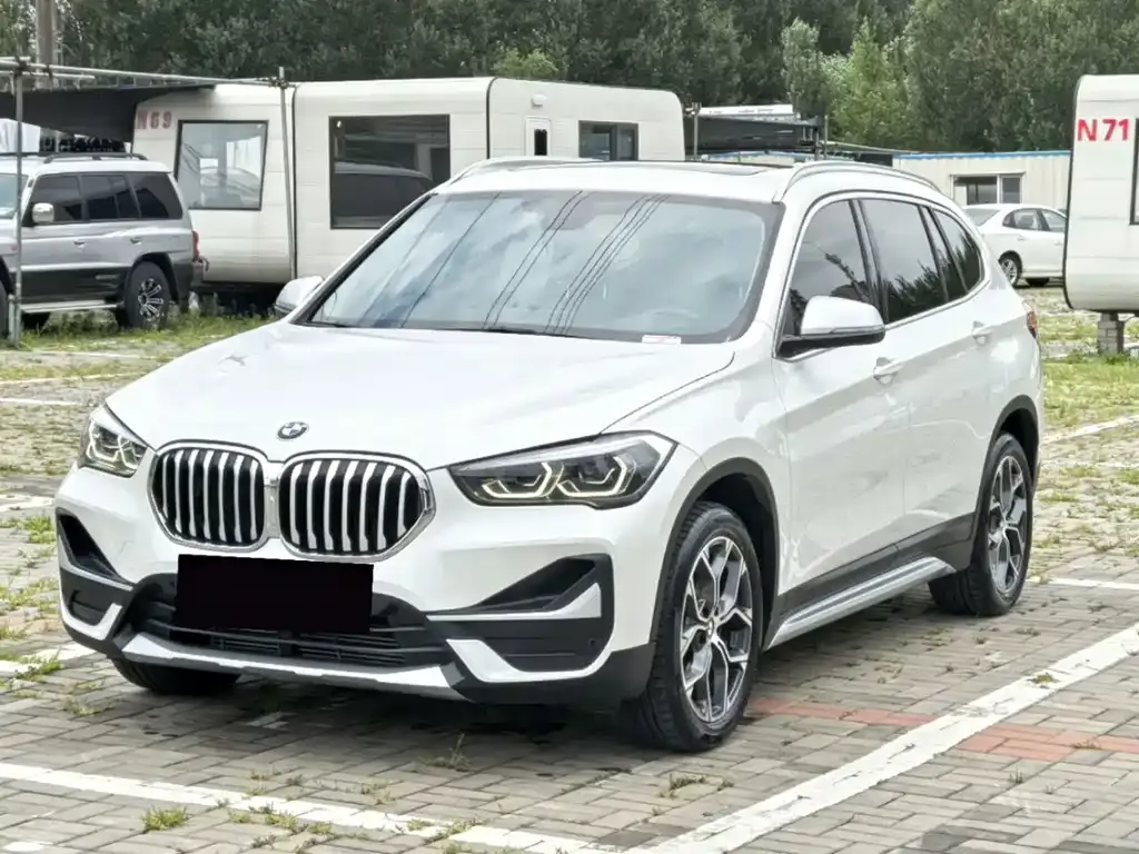 BMW X1 — фото 1