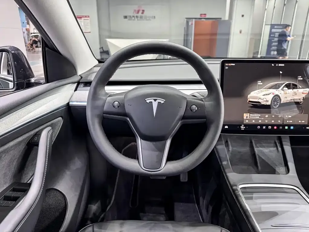 Tesla Model Y — фото 5