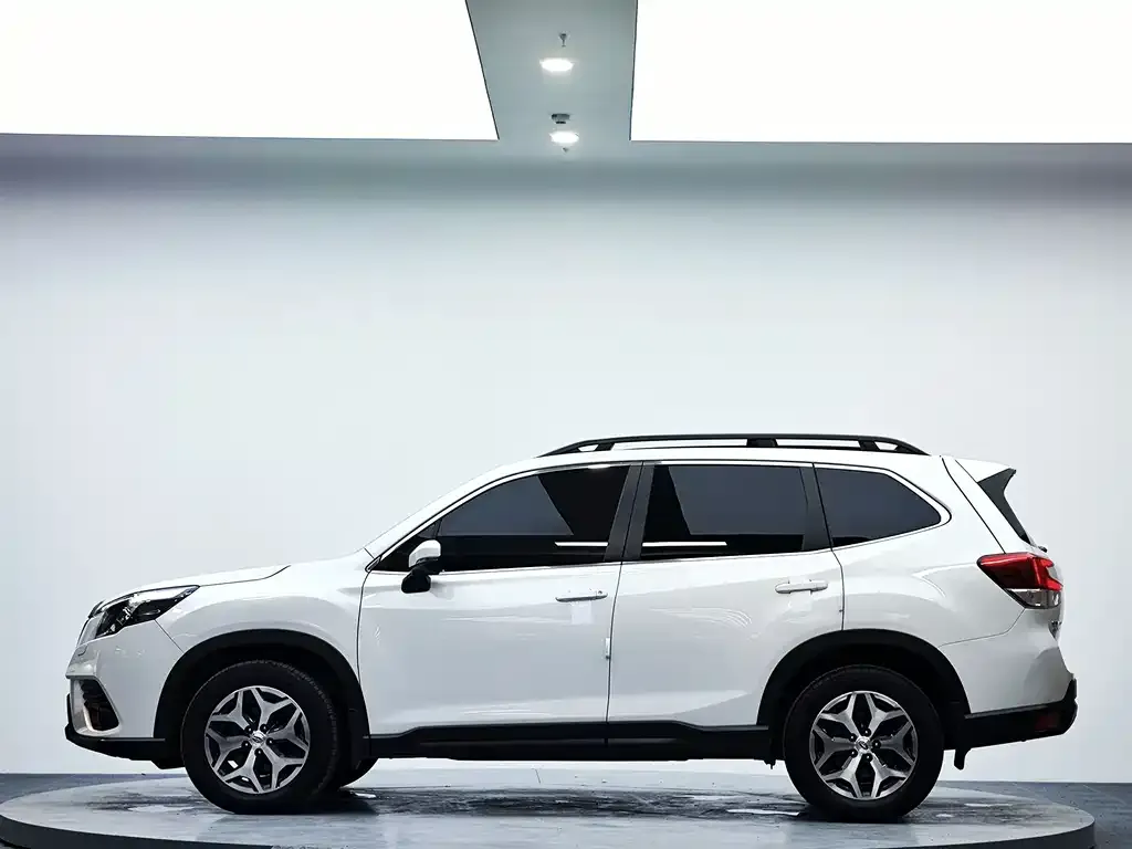 Subaru Forester — фото 6