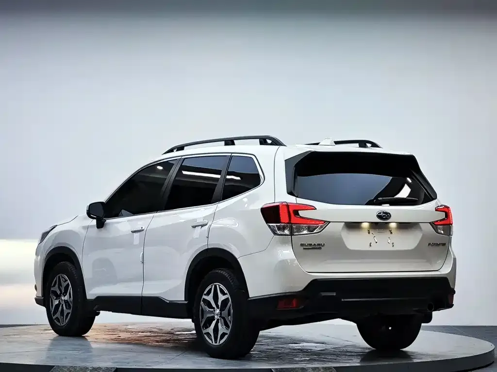 Subaru Forester — фото 9