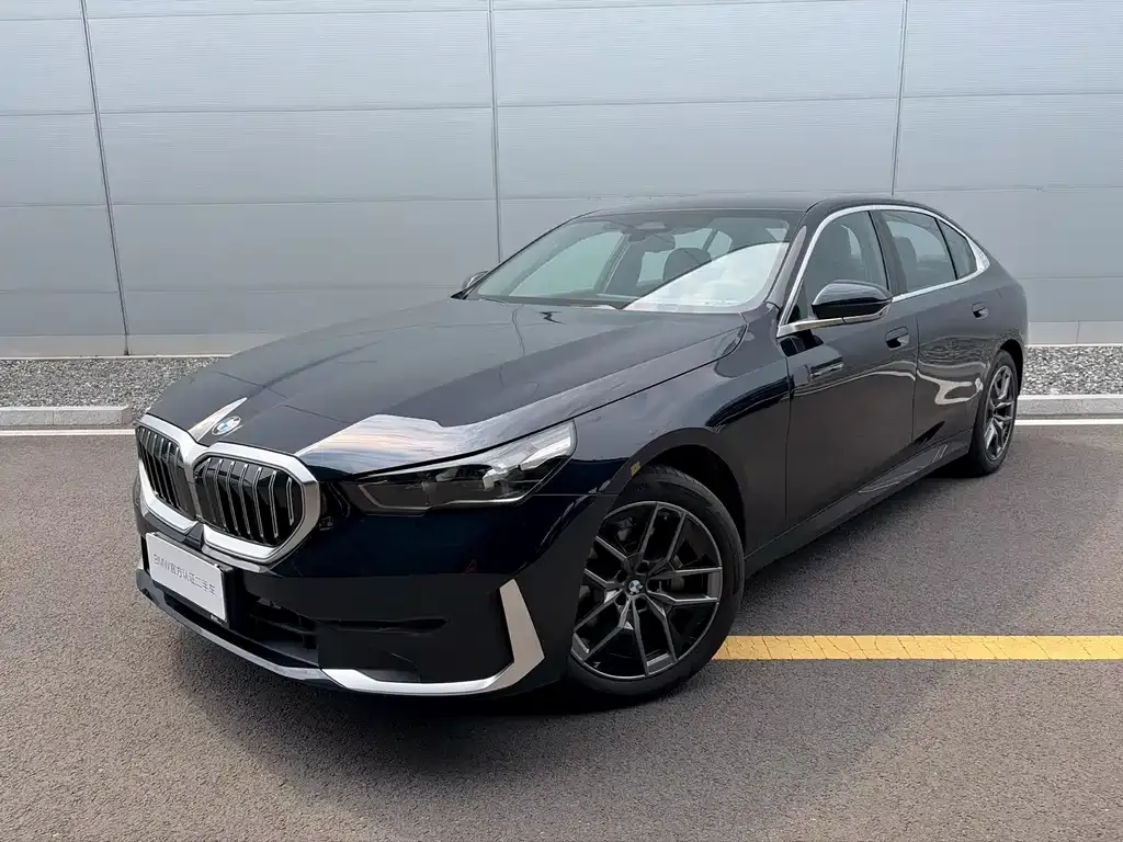 BMW 5 Series — фото 1