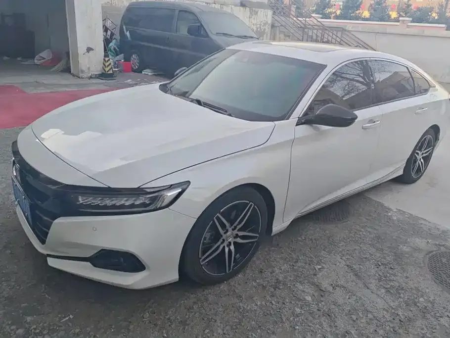 Honda Accord — фото 1