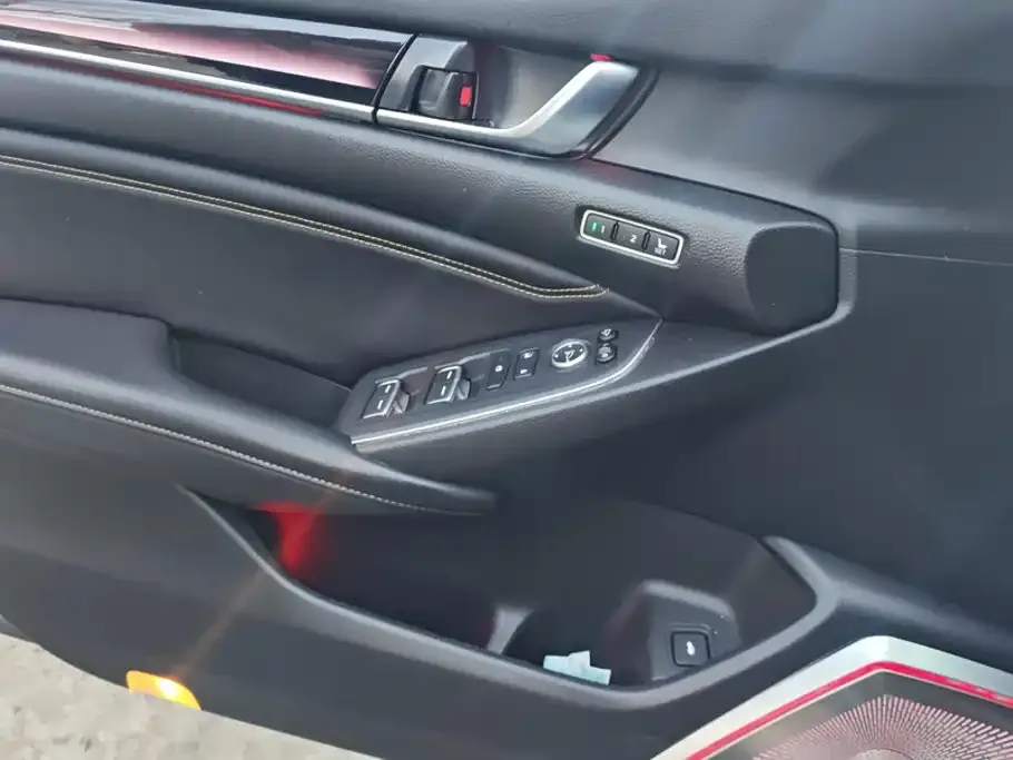 Honda Accord — фото 4