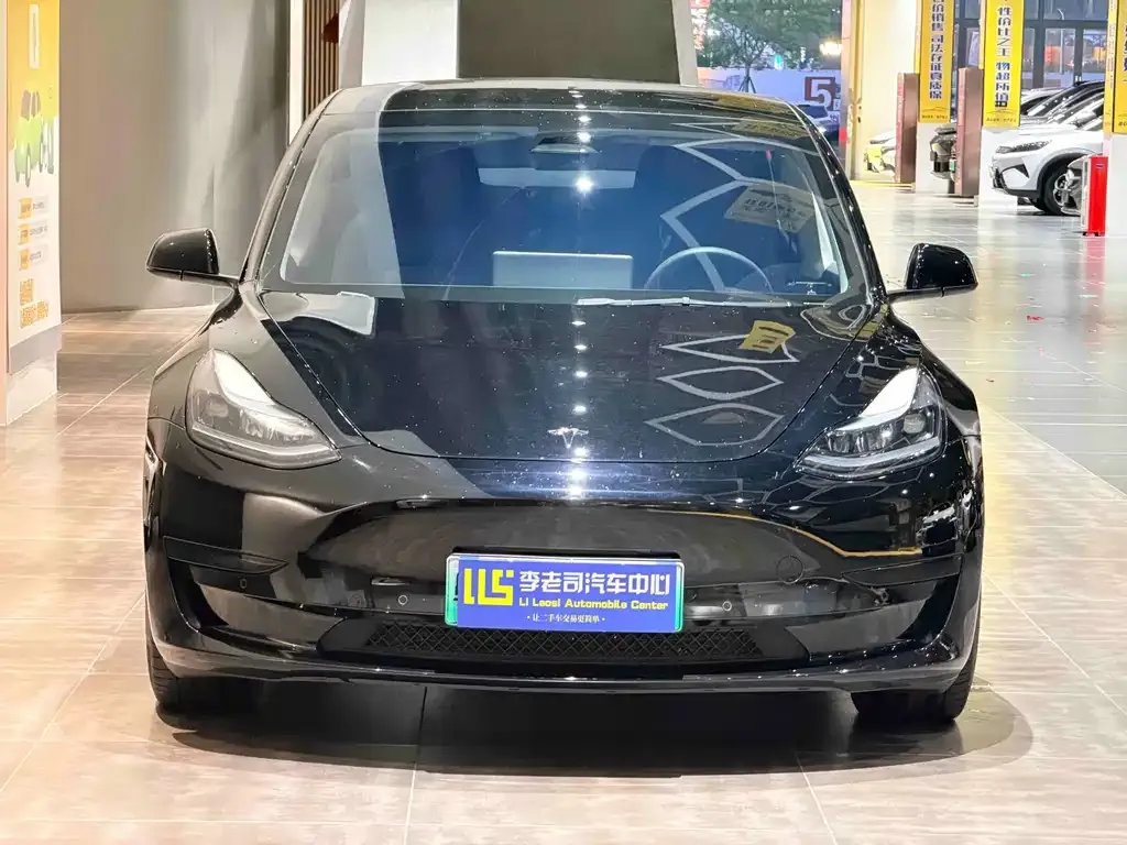 Tesla Model 3 — фото 4