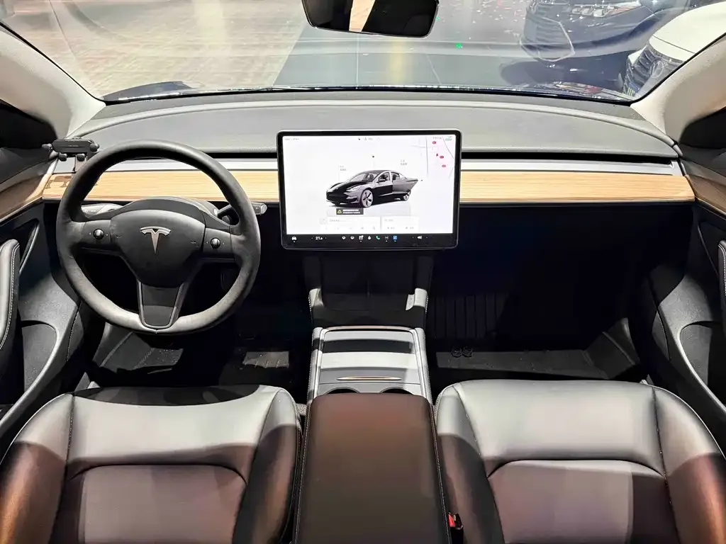 Tesla Model 3 — фото 5