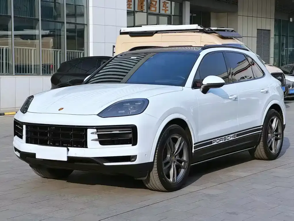 Porsche Cayenne — фото 1