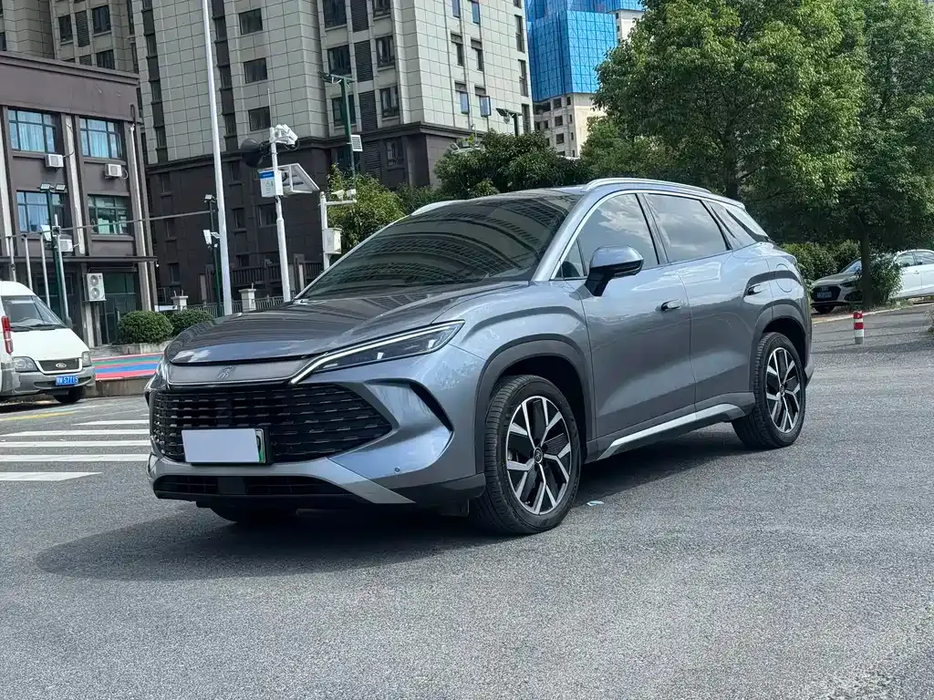 BYD L DM-i — фото 1