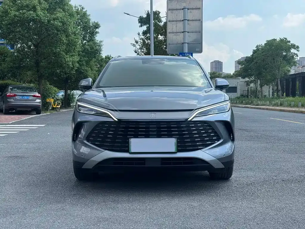 BYD L DM-i — фото 6