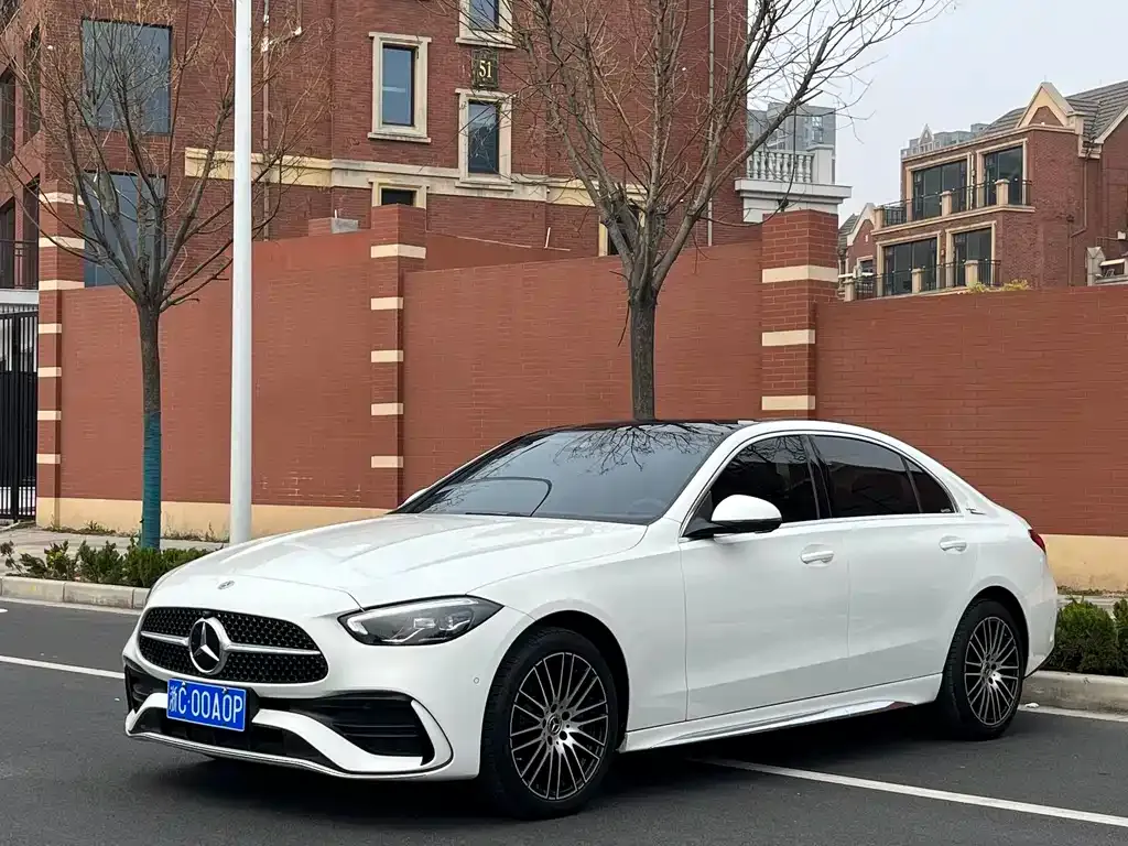 Mercedes-Benz C-Class — фото 1