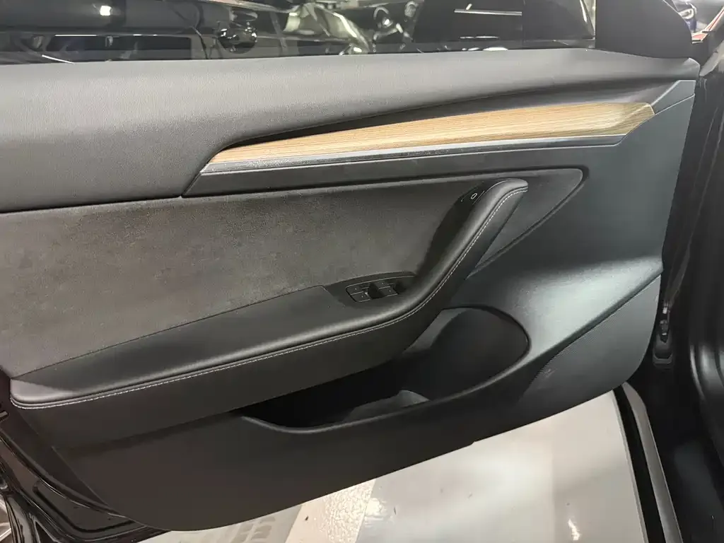 Tesla Model 3 — фото 10