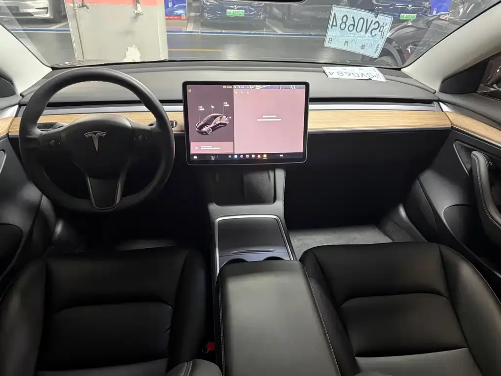 Tesla Model 3 — фото 4