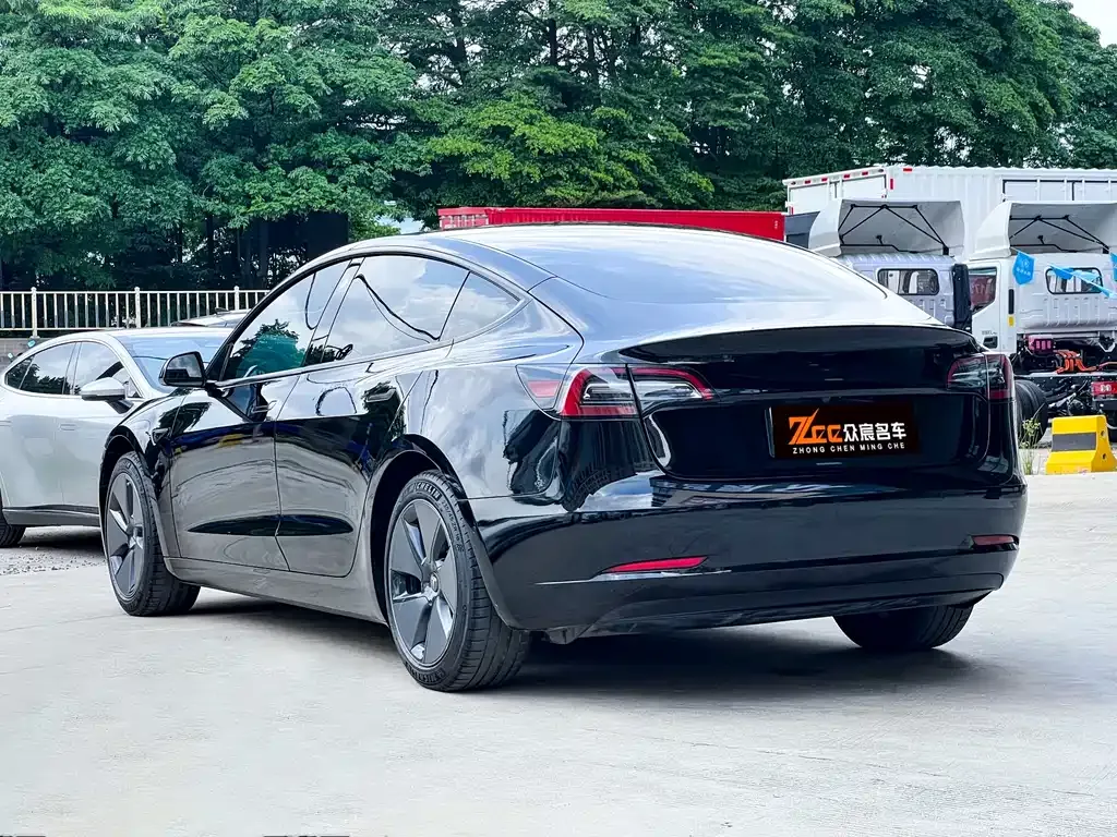 Tesla Model 3 — фото 8