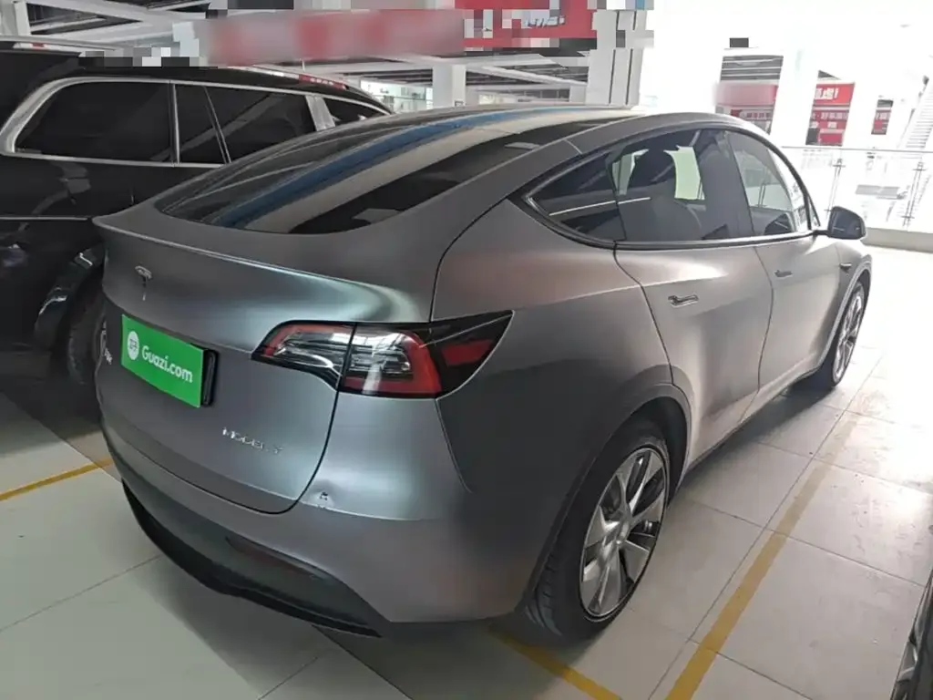 Tesla Model Y — фото 9