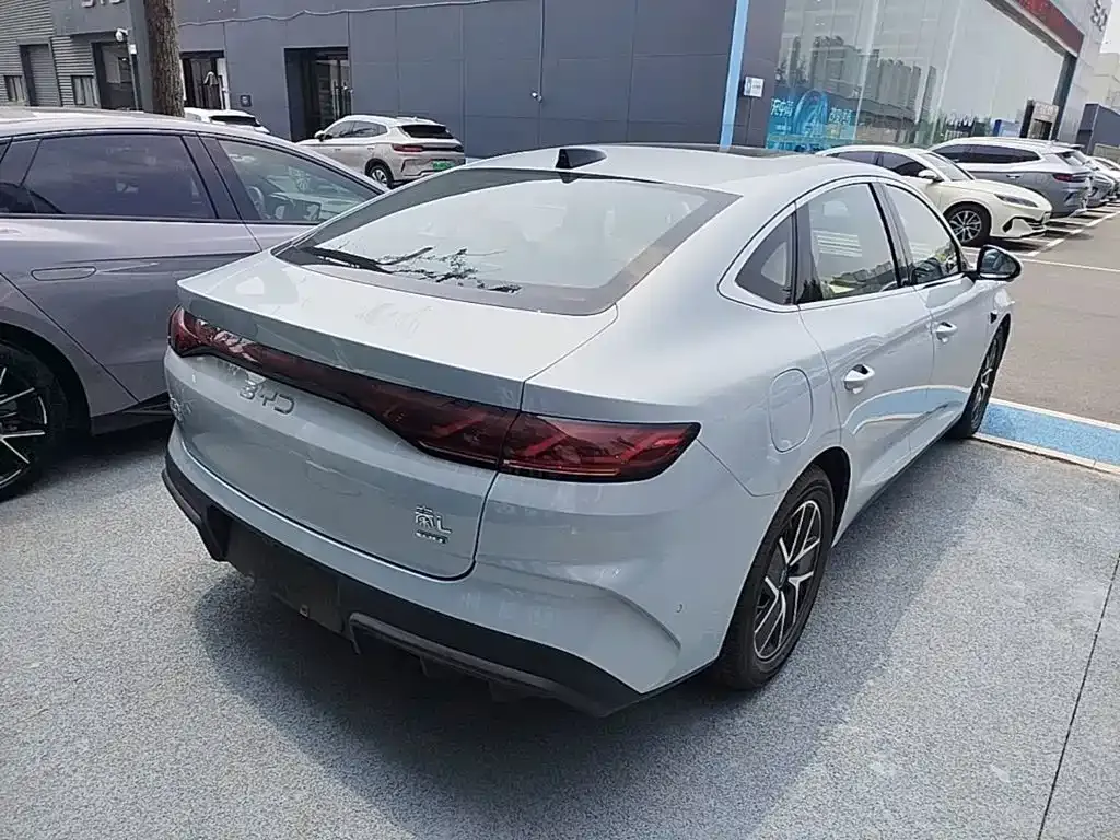 BYD Qin L — фото 10