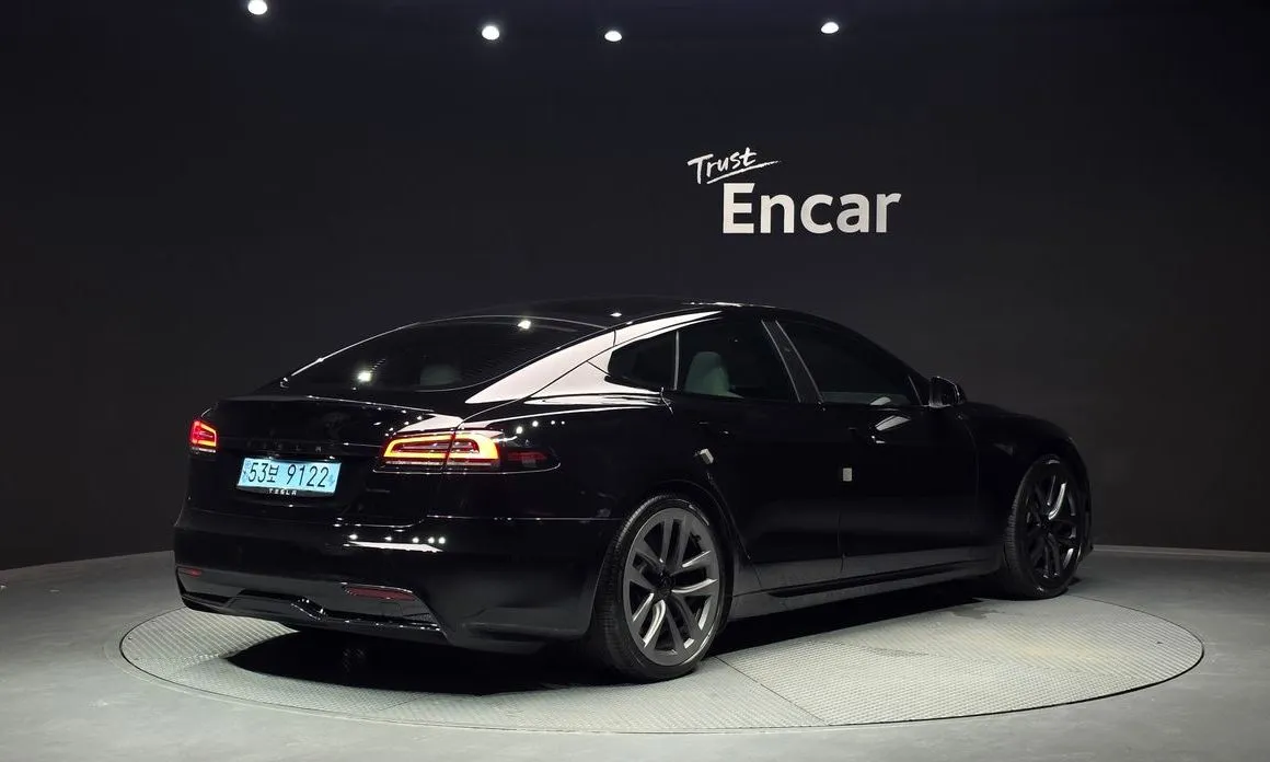 Tesla Model S — фото 8