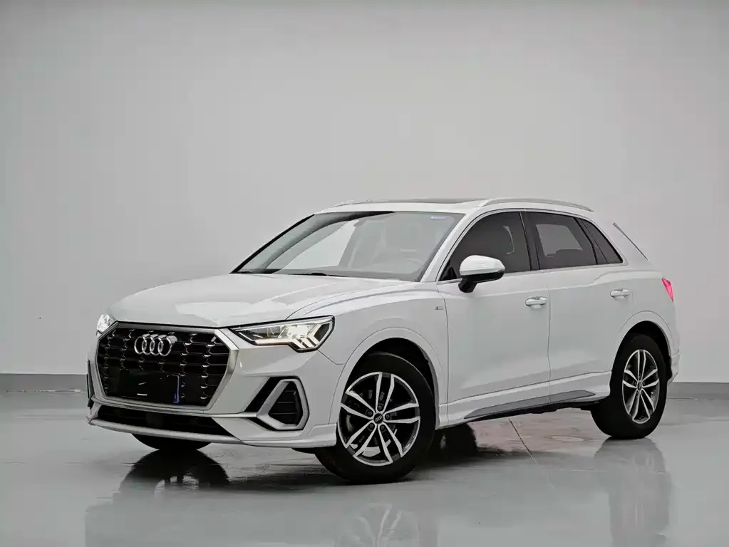 Audi Q3 — фото 1