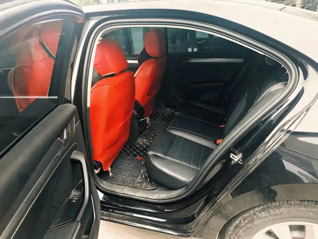 Skoda Superb 2023 из CN, фото 4