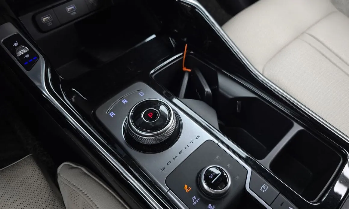 Kia Sorento — фото 4