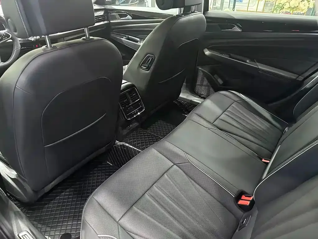Volkswagen Passat — фото 7