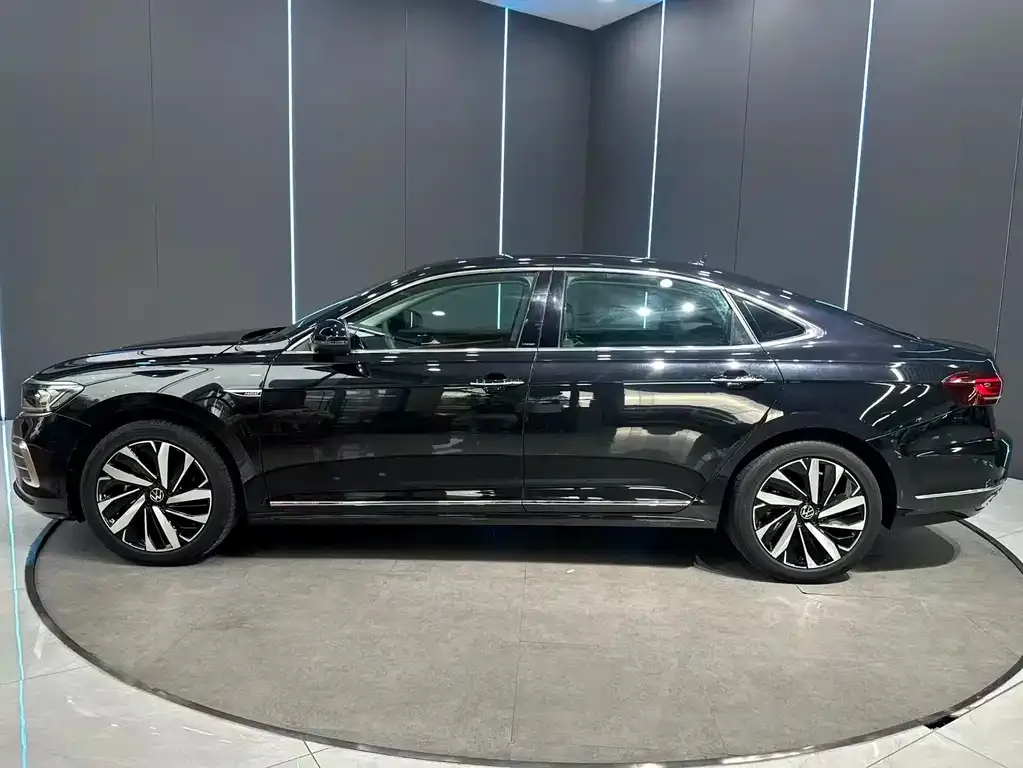 Volkswagen Passat — фото 4
