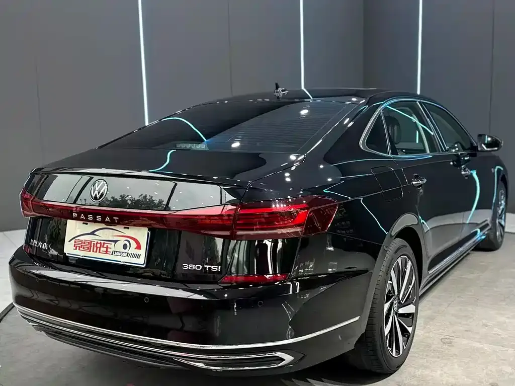 Volkswagen Passat — фото 2